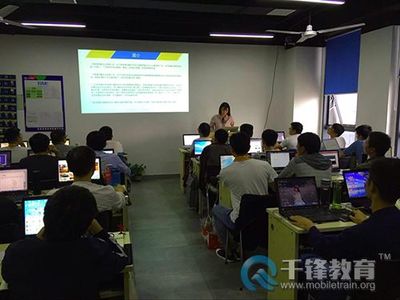 Java精英引鳳來(lái)，千鋒鄭州迎特嘉——河南軟件開(kāi)發(fā)就業(yè)新機(jī)遇